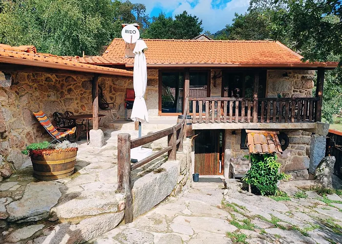 Aldeia De Pontes - Vakantieboerderij *